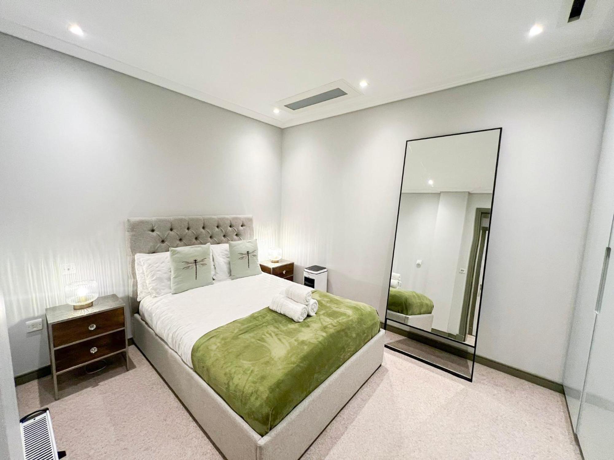 Posh 3 Bedroom Flat With Terrace And Indoor Fireplace In Mayfair, Near Hyde Park London Exterior foto