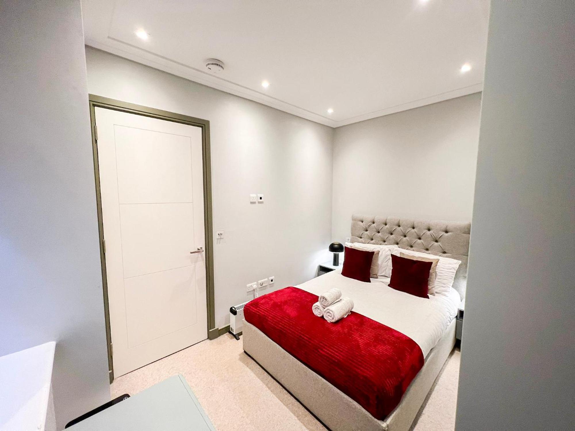 Posh 3 Bedroom Flat With Terrace And Indoor Fireplace In Mayfair, Near Hyde Park London Exterior foto